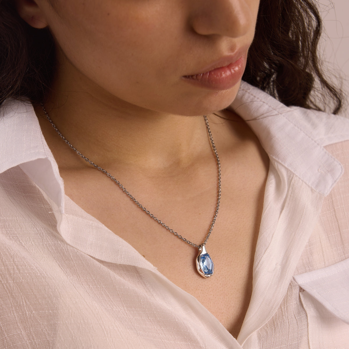 Isola Necklace
