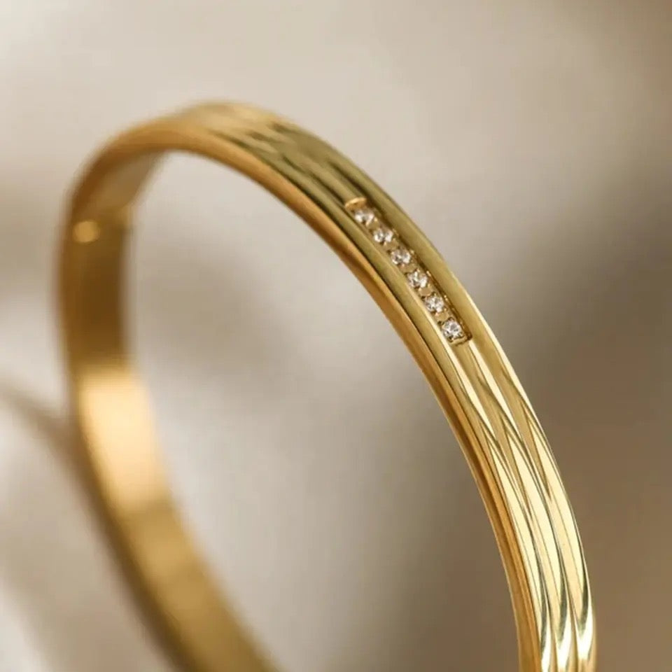 Irsina bangle